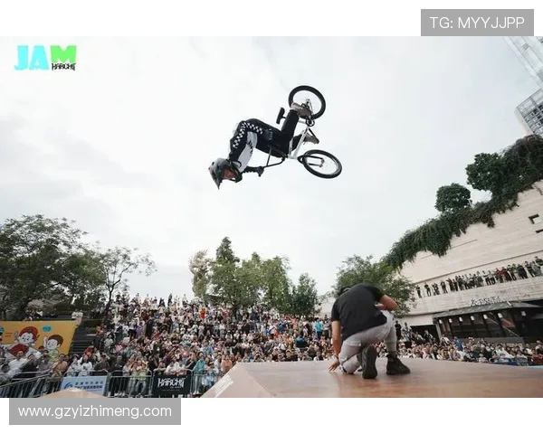 武汉滑板队在极限运动嘉年华中以58分稳居积分榜首位