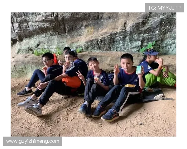 西安攀岩队转型之路:机遇与挑战并存的成长历程分析 西安攀岩队转型之路:机遇与挑战并存的成长历程分析