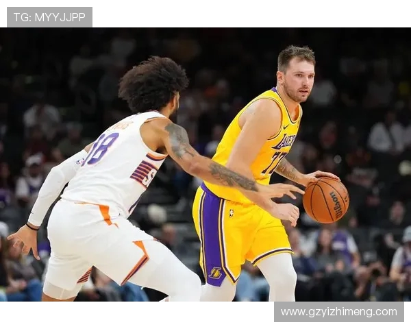 湖人对阵太阳季前赛精彩瞬间回顾与分析